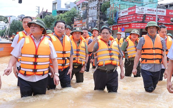 Thủ tướng Phạm Minh Chính tới Thái Nguyên thăm hỏi người dân, chỉ đạo khắc phục hậu quả mưa lũ