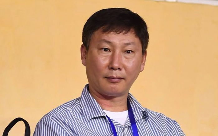 HLV Kim Sang Sik lạnh lùng về tuyển Malaysia