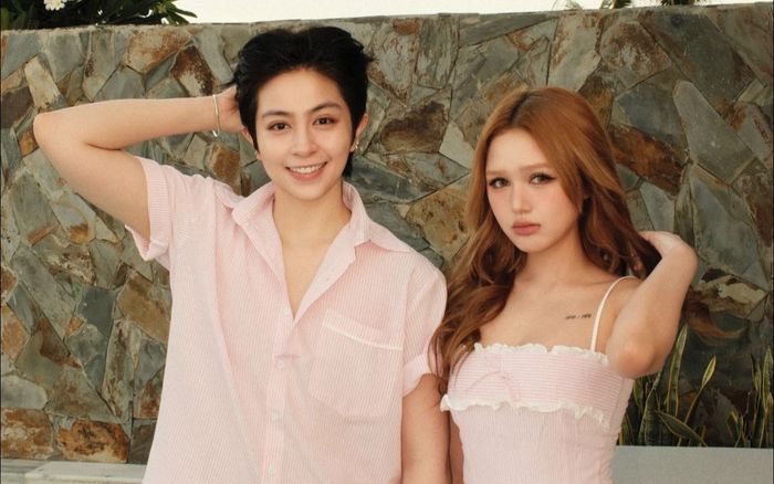 Lâu lắm rồi mới thấy Xoài Non diện đồ nửa kín nửa hở, nhìn thái độ của Gil Lê là biết mối quan hệ hiện tại