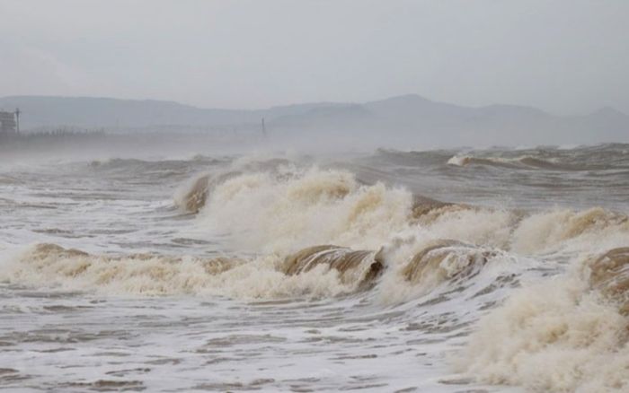 Cảnh báo mưa dông, lốc xoáy và gió giật mạnh trên biển