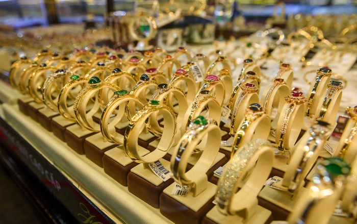 Giá vàng hôm nay (9/10): Vàng nhẫn bật tăng mạnh, nhà đầu tư đổ xô tìm kênh trú ẩn an toàn