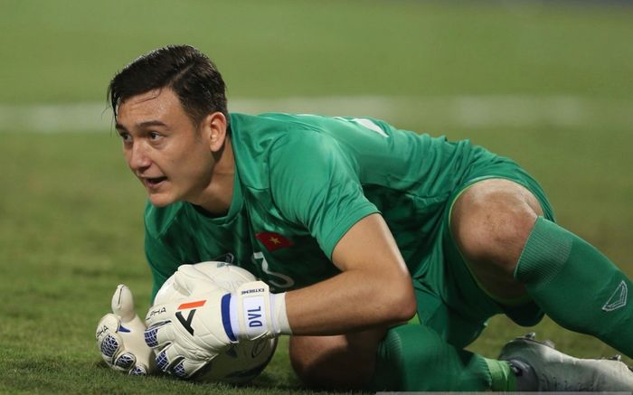 Thủ môn Đặng Văn Lâm nối dài sai lầm ở tuyển Việt Nam