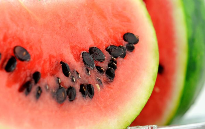 3 loại hạt trái cây tưởng vô hại khi nuốt, ai ngờ có thể gây ngộ độc, thậm chí nguy kịch