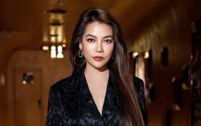 Ngỡ ngàng với gia tài đồ sộ của Trương Ngọc Ánh sau 25 năm tích góp