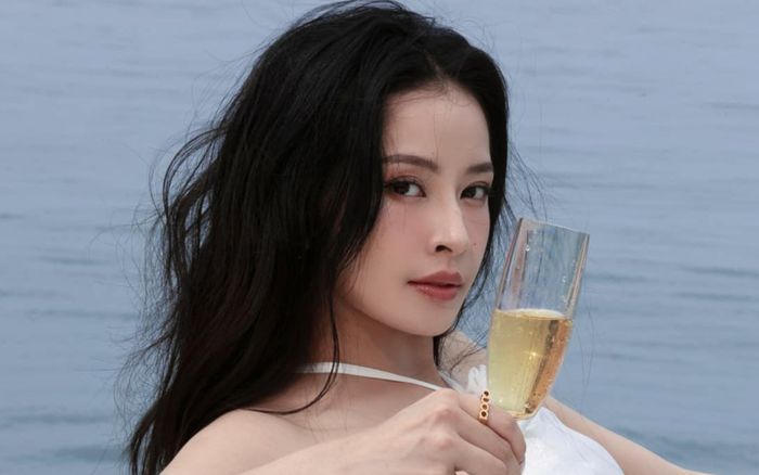 Đồng hồ giá 6 triệu của Chi Pu