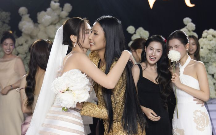 Bất ngờ danh tính người đẹp bắt được hoa cưới của Hoa hậu Đỗ Thị Hà