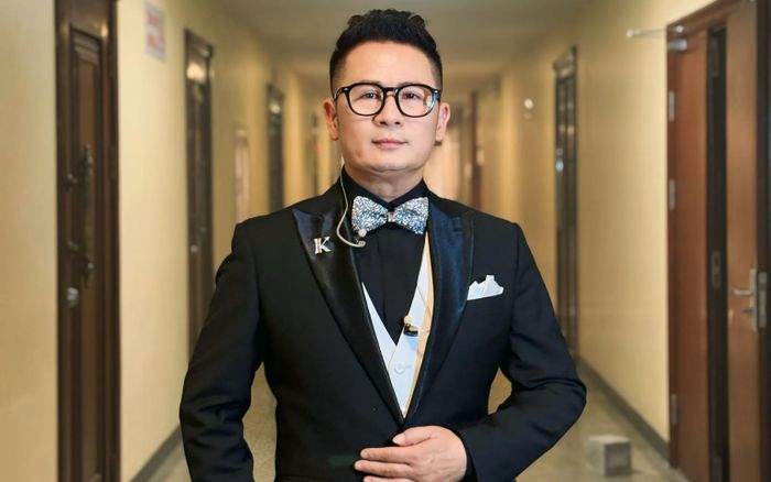 Bằng Kiều bị chỉ trích kém duyên