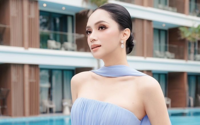 Outfit nhận về 'điểm 10' của Hương Giang tại Miss Universe