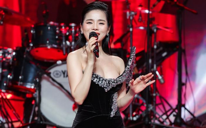 Mạng xã hội 'dậy sóng' với đoạn clip của Lệ Quyên