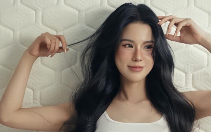 Chiếc mũ 11 triệu của Diệp Lâm Anh