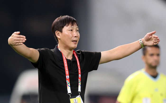 HLV Kim Sang Sik không để tuyển Việt Nam bị Malaysia loại trong tháng 11