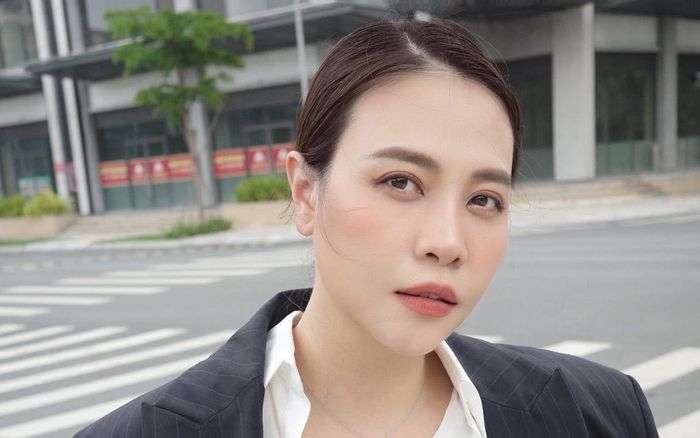 Đôi giày lười của vợ Cường Đô La