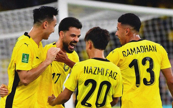 Tuyển Malaysia chạm một tay vào vé dự Asian Cup 2027