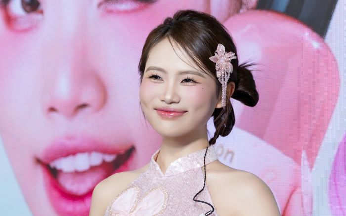 Chiếc kính hơn 5 triệu của Phương Mỹ Chi