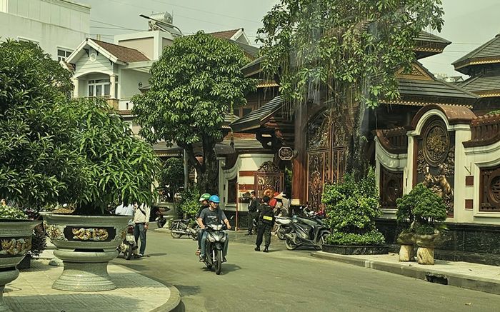 Gần 100 cảnh sát phong toả, khám xét biệt phủ của vợ chồng thẩm mỹ viện Mailisa