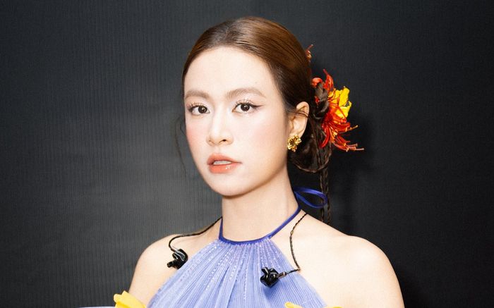 Xe sang 2 tỷ của Hoàng Thùy Linh