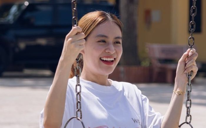 Đồng hồ 9 chữ số của Hoàng Thùy Linh