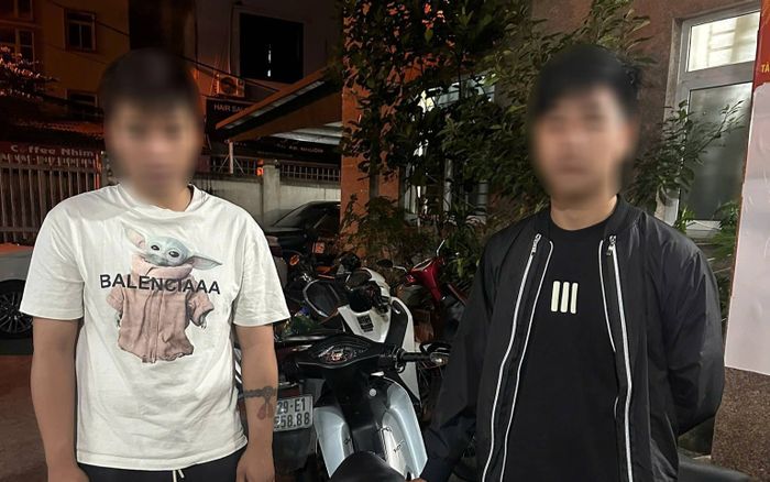 2 thanh niên có biểu hiện bất minh lúc giữa đêm, Công an kiểm tra liền lộ ra 'bí mật'