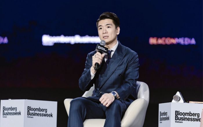 Chiếc đồng hồ gần 3 tỷ của con trai bầu Hiển