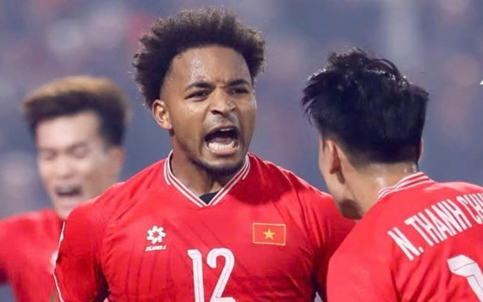 Sức mạnh cầu thủ nhập tịch giúp tuyển Việt Nam đáng sợ