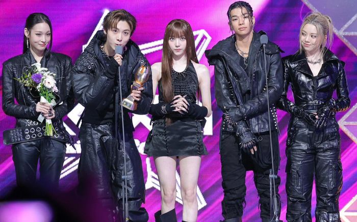 ALLDAY PROJECT thắng Daesang chỉ sau 144 ngày debut do Annie Moon 'chống lưng'?