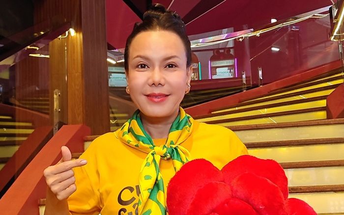 Diễn viên Việt Hương vừa về Việt Nam, vội vàng làm ngay một điều đặc biệt