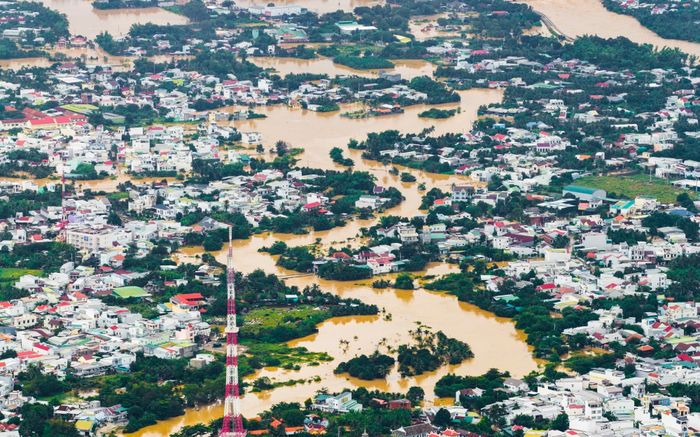 Khánh Hoà: Nhiều nơi 'chìm trong biển nước' do mưa lớn kéo dài