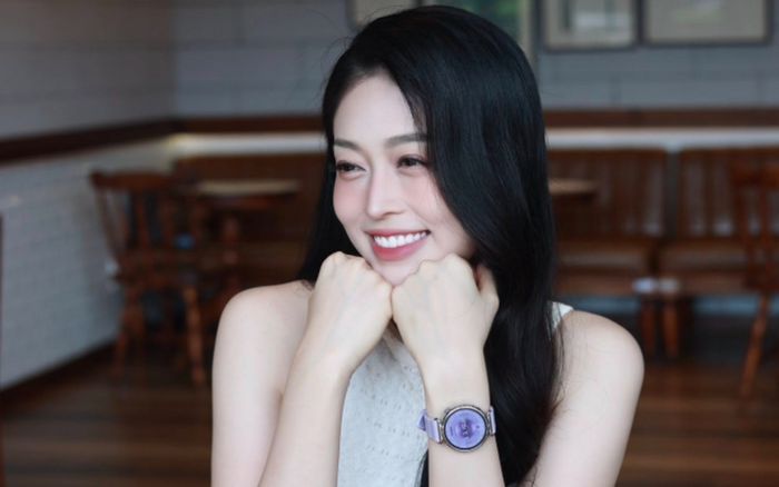 Đồng hồ 5 triệu của Á hậu Phương Nga
