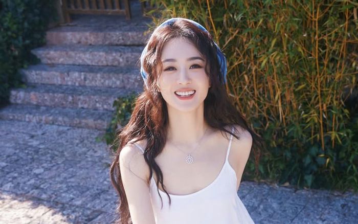 Thông báo khẩn của Triệu Lệ Dĩnh