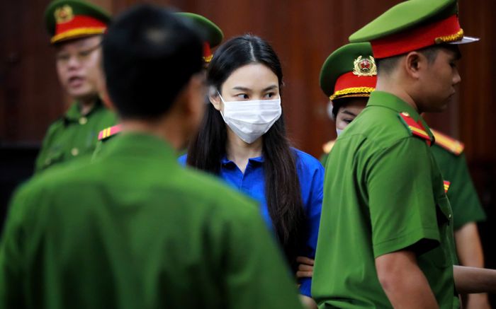 Phiên tòa xét xử vụ án kẹo Kera: Thùy Tiên, Quang Linh Vlogs, Hằng Du Mục đã trả giá đắt