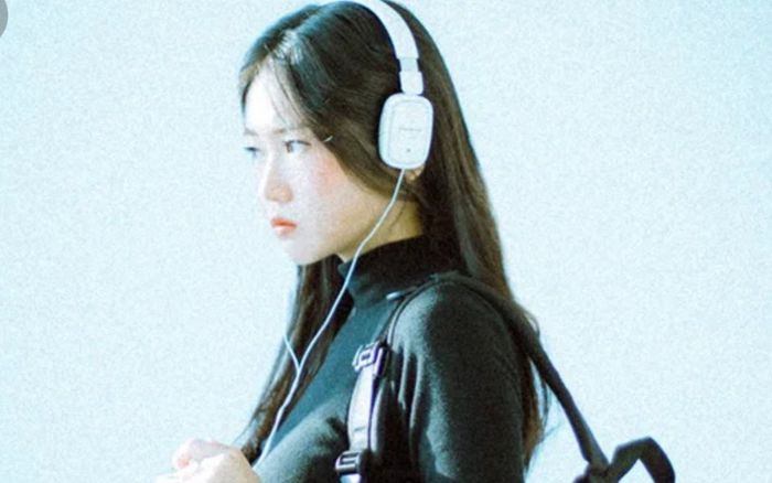 Nữ ca sĩ đi hát nhưng chỉ có 13 người nghe, khán giả kêu gọi 'giải cứu'