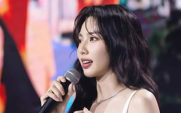 Đồng hồ 8 triệu của Nguyễn Thúc Thùy Tiên