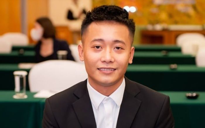 Đồng hồ 30 triệu của Quang Linh Vlogs