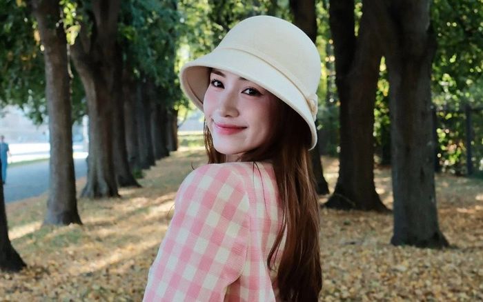 Tai nghe 4 triệu của Hòa Minzy