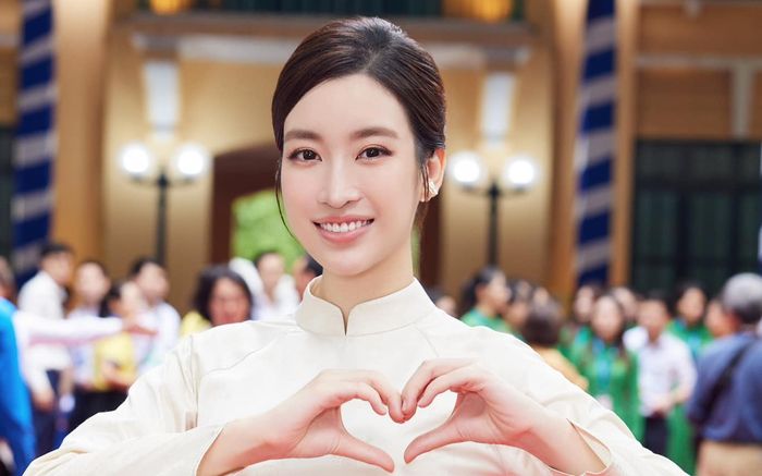 Điện thoại 8 chữ số của con dâu Bầu Hiển