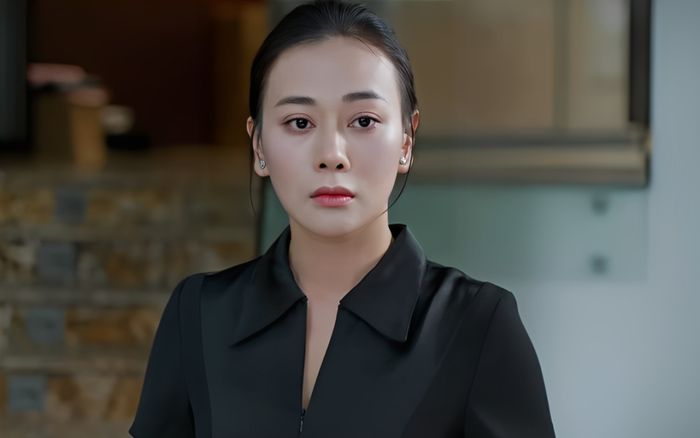 Phương Oanh nhường spotlight