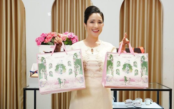 Lộ diện “gu” thời trang bí mật khiến dàn nghệ sĩ gạo cội “đụng hàng” với phụ huynh của các tiktoker