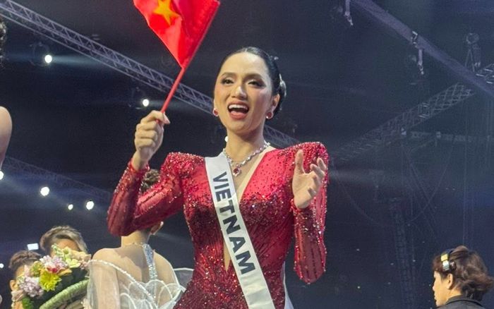 Clip 19 giây của Hương Giang sau khi rớt Top 30 Miss Universe gây dậy sóng cõi mạng
