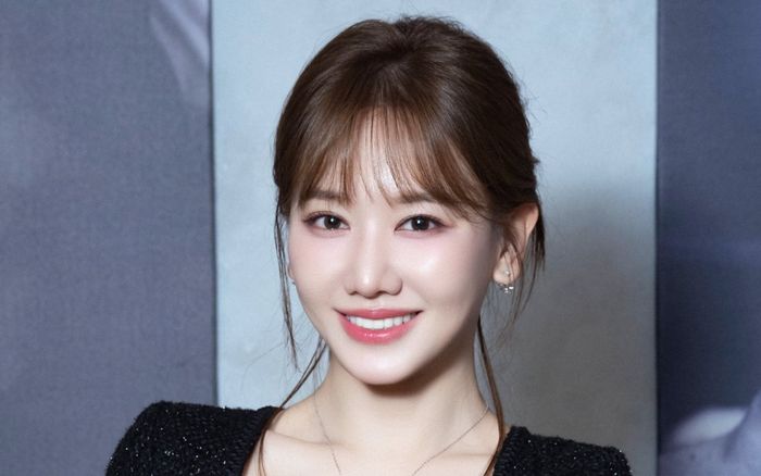 Chiếc đồng hồ hơn 2.5 tỷ Hari Won diện tại sự kiện