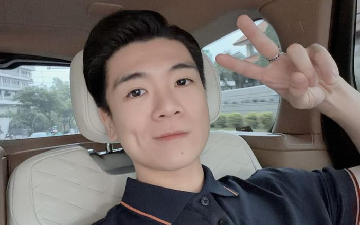 Đôi giày 26 triệu của con trai cả nhà bầu Hiển