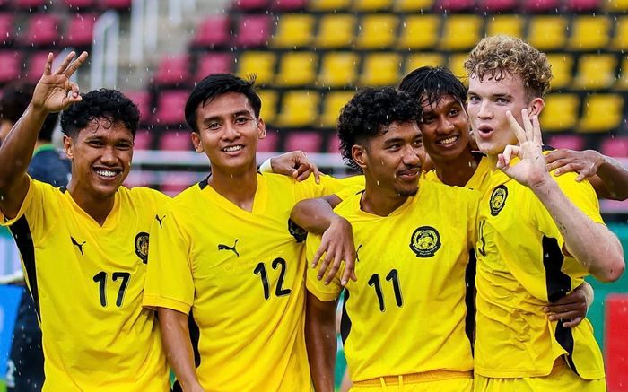 Malaysia dọa đánh sập tham vọng của bóng đá Việt Nam