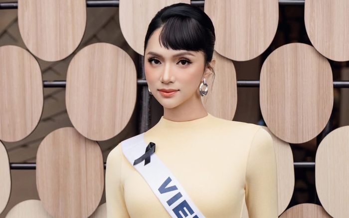 Ngỡ ngàng loạt hành động của Hương Giang sau thất bại ở Miss Universe