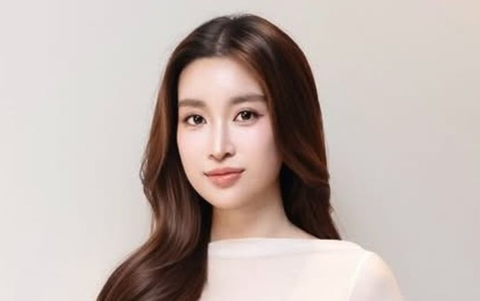 Chiếc điện thoại 10 triệu của con dâu bầu Hiển