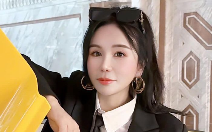 Máy sấy duỗi 11 triệu của bà chủ Thẩm mỹ viện Mailisa