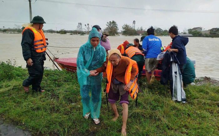 Hỗ trợ 1.100 tỷ đồng cho 4 tỉnh khắc phục thiệt hại do mưa lũ