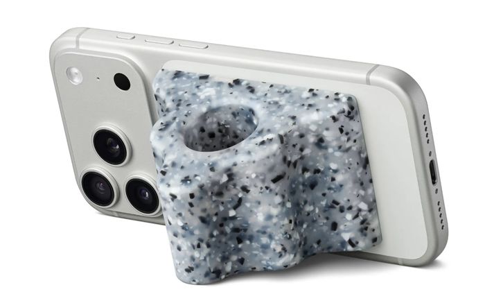 Apple ra mắt giá đỡ iPhone giá gần 70 đô la