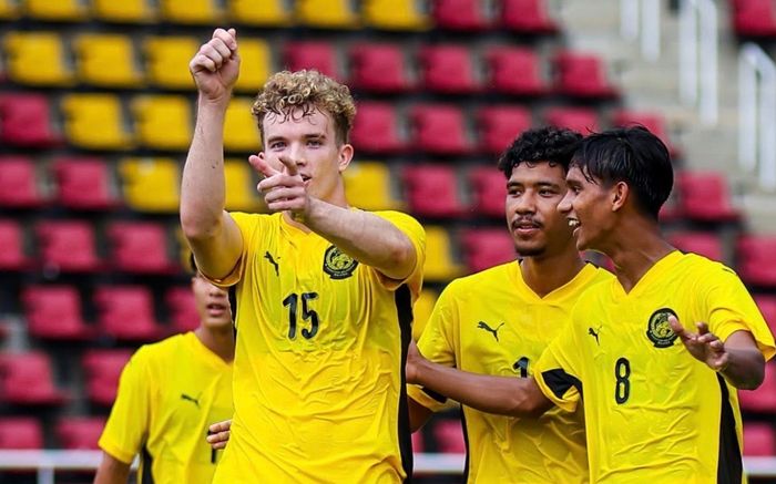 Malaysia đòi loại Việt Nam