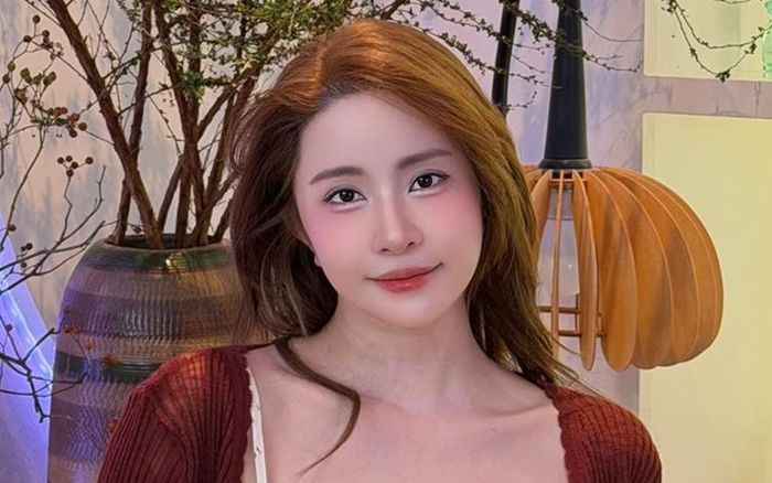 Chiếc xe 300 triệu của Quỳnh Nga