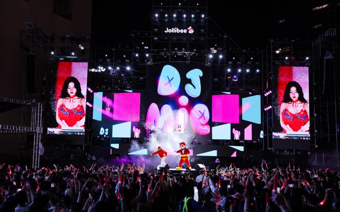 Mỹ Tâm, RHYDER, Hoàng Dũng, DJ Mie,... “cháy hết mình” trong sự kiện 20 năm của Jollibee Việt Nam