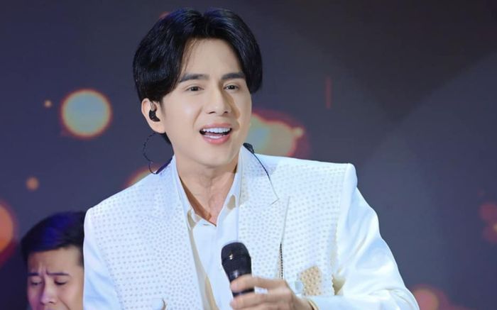 Đan Trường khóa tài khoản sau khi tung sao kê cứu trợ mưa lũ, số tiền 100 triệu gây chú ý